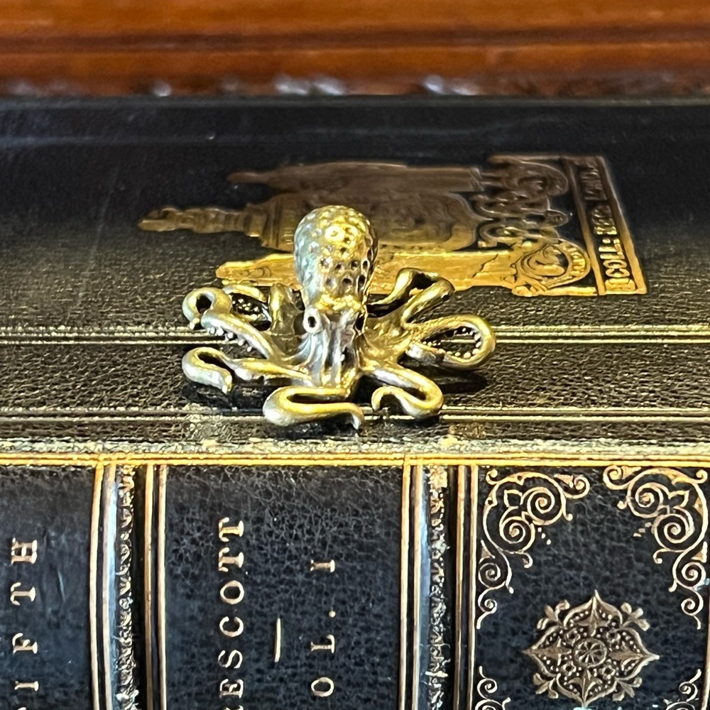 Solid Brass Octopus Vintage-style Sculpture Desk Decor - Picture 16 of 16